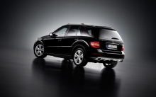 Mercedes-Benz ML 420 CDI, Мерседес МЛ класса, черный, 4matic, отражение, серый фон